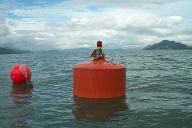 Marine buoys and salvage pontoons for offshore operations